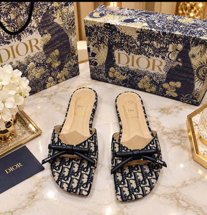 𝐍𝐄𝐖 𝐀𝐑𝐑𝐈𝐕𝐀𝐋𝐒 😍😍😍

𝐃𝐈𝐎𝐑 𝐒𝐋𝐈𝐏𝐏𝐄𝐑𝐒 
💯high quality
Size 36-37-38-39-40-41

105 dhs🇦🇪🇦🇪

Zain86
♥️♥️♥️