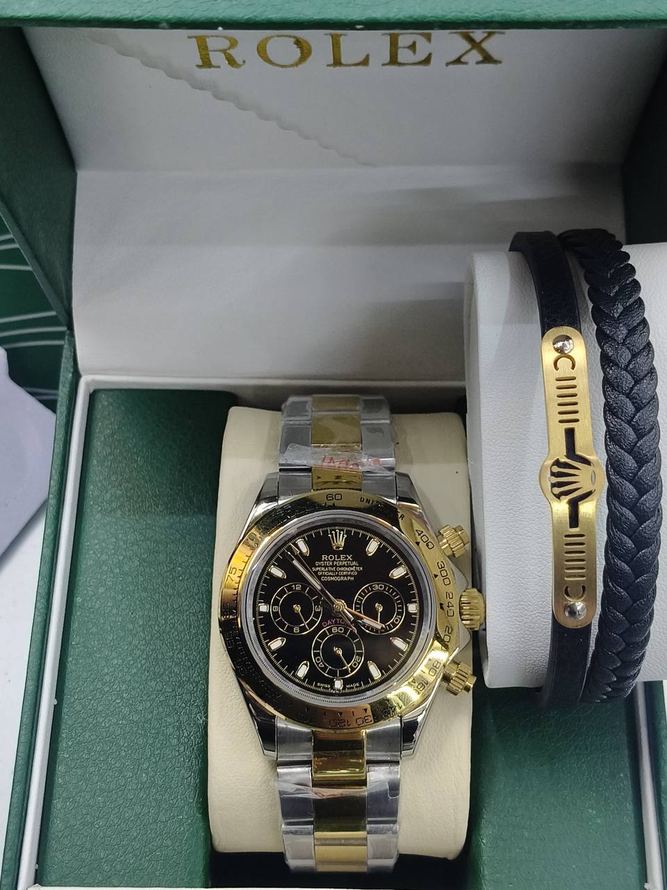 Rolex automatic 
for mens with bracelet
240 dhs✅

Zain25
♥️♥️♥️