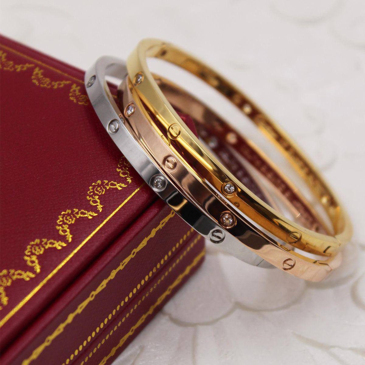 Cartier Bangle slim* 🦋
Size *16,17,18,19* 
Master Quality 🎊

45 dhs❤️
normal box 📦

Zain48
♥️♥️♥️