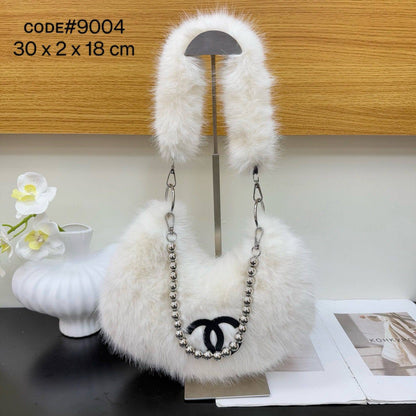 CHANEL ᴡɪɴᴛᴇʀ's ʙᴀɢ
ғᴀᴜx ғᴜʀ ʜᴀɴᴅʙᴀɢ
sɪʟᴠᴇʀ ʜᴀʀᴅᴡᴀʀᴇ
ɪɴᴛᴇʀʟᴏᴄᴋɪɴɢ C ʟᴏɢᴏ
ᴡɪᴛʜ ʙᴇᴀᴅᴇᴅ ᴄʜᴀɪɴ sᴛʀᴀᴘ
sɪᴢᴇ: 30 cm

60 dhs🗽

Zain31
♥️♥️♥️