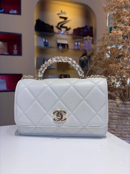 Chanel
100 dhs💓

Zain158
♥️♥️♥️