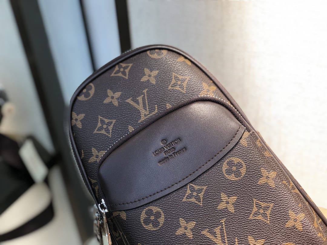 Men’s bag new came 
good quality 

with box 
🎁🎁🎁

100 dhs👑

Zain39
♥️♥️♥️