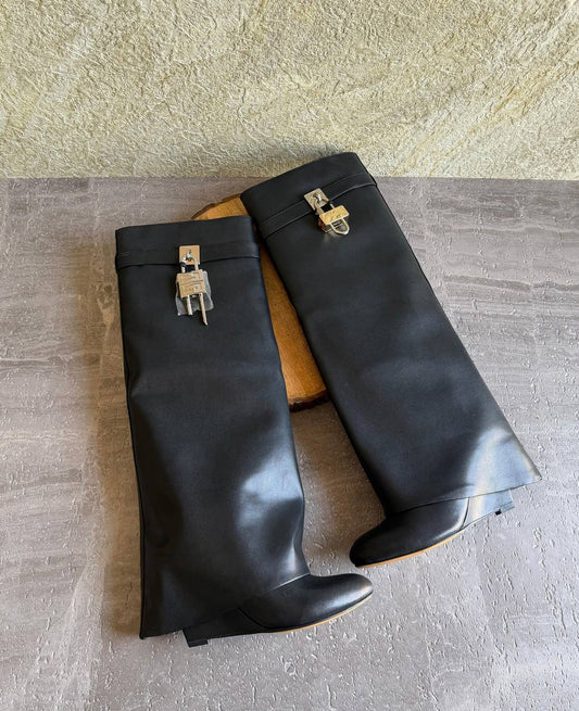 GIVENCHY

SuperMaster Quality 💯
850 dhs🇦🇪🇦🇪

Size: 36 -41 💥

Zain171
♥️♥️♥️