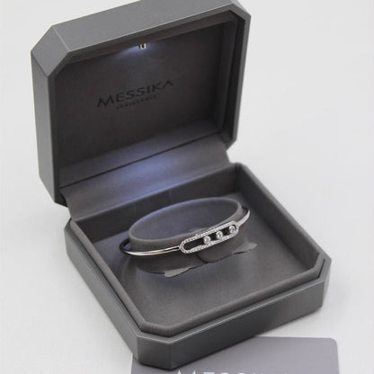 MESSIKA
* ⁠↗️ *Super Master Quality ®️*⬆️
* MOVE CLASSIQUE BANGLE
The Move pavé thin bangle diamond bracelet is available in Size 15cm & 17cm
yellow gold , White Gold and pink gold.

*105 dhs🇦🇪🇦🇪* with *NORMAL* Box & Bag
*150 dhs🇦🇪🇦🇪* with *ORIGIN