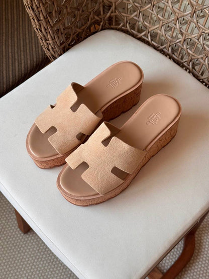 HERMES 
✨ Collection
👠 36–41
💎 Premium Quality
🔥 Super Master
450 dhs🇦🇪🇦🇪

Zain198
♥️♥️♥️
