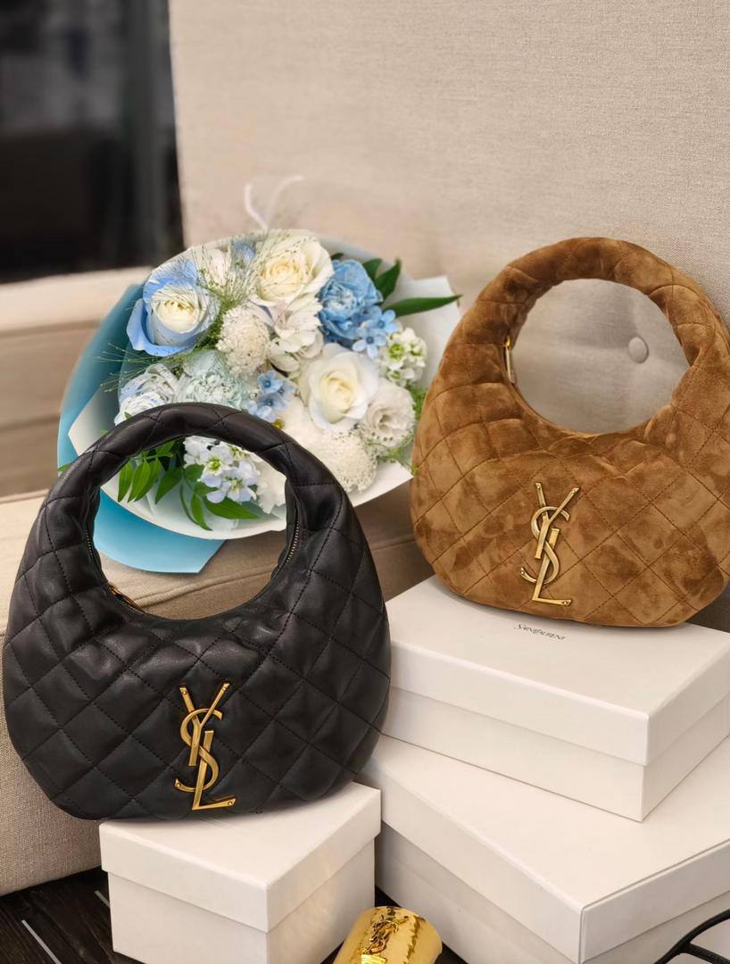 YSL
90 dhs🪙🌨️
Good quality 

with box
🎁🎁🎁

Zain35
♥️♥️♥️