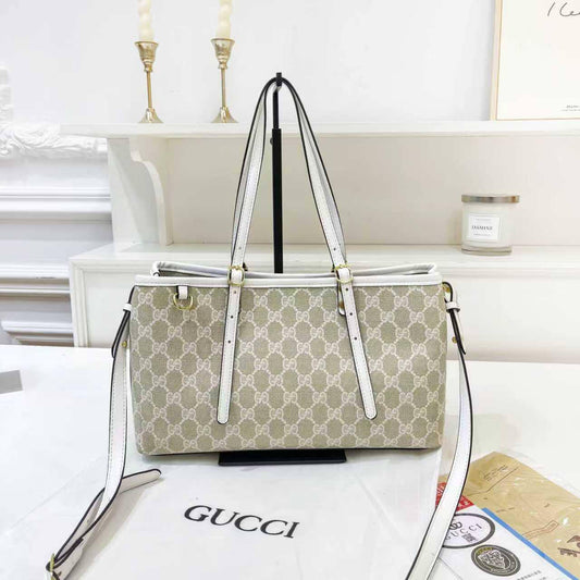 GUCCI

SIZE：32×19×11cm

95 dhs🪙🌨️

Zain04
♥️♥️♥️