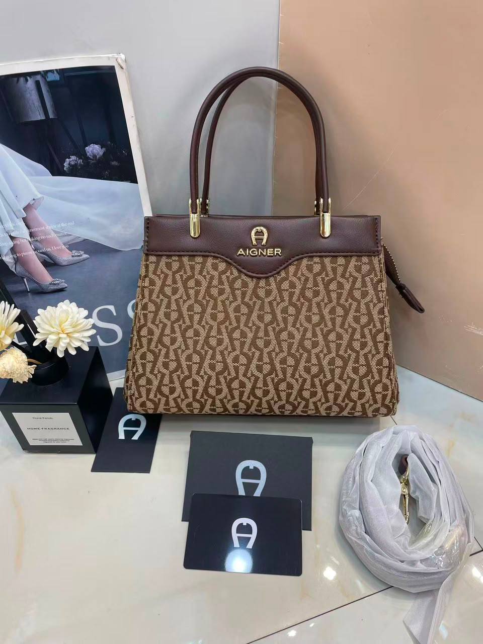 Aigner

110 dhs🇦🇪🇦🇪

Zain143
♥️♥️♥️