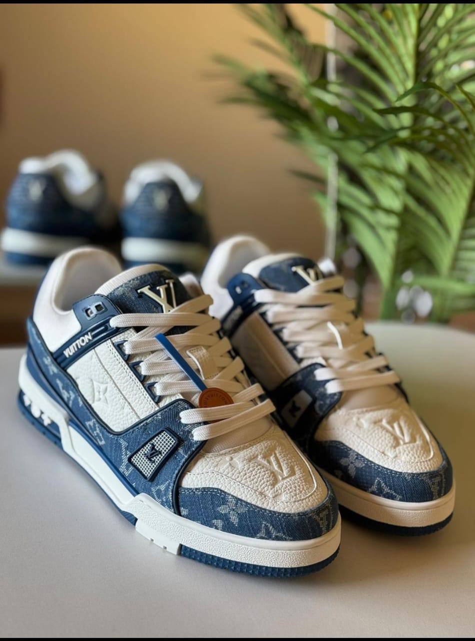 LV
Trainers Sneakers 
New Arrived 
Size 36 to 41
140 dhs🪙🌨️
Very good quality ✅

Zain21
♥️♥️♥️