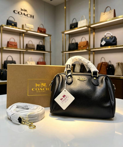 Coach
90 dhs✅
with box 
Size:18*12*9

Zain07
♥️♥️♥️