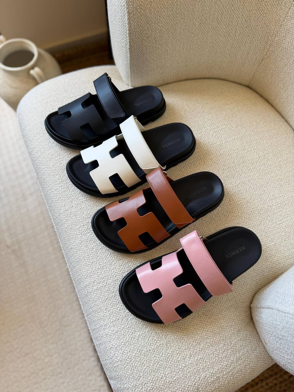 Hermes
𝑨𝑨𝑨 𝑸𝑼𝑨𝑳𝑰𝑻𝒀
𝑺𝒊𝒛𝒆 36 𝒕𝒐 41 
450 dhs✅

Zain81
♥️♥️♥️
