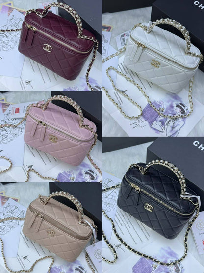 Chanel

150 dhs
With box

Zain38
♥️♥️♥️
