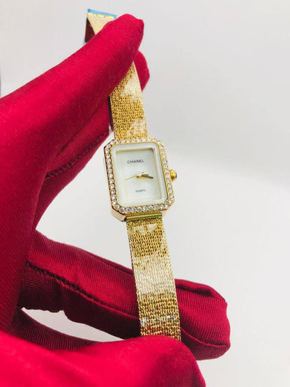 Ladies Watch
60 dhs🇦🇪🇦🇪

Zain45
♥️♥️♥️