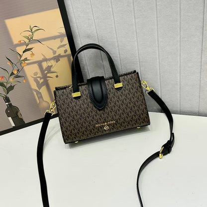MK long

First quality +🎁

Size : 22 * 14 cm
95 dhs🇦🇪🇦🇪

with box 🎁

Zain115
♥️♥️♥️