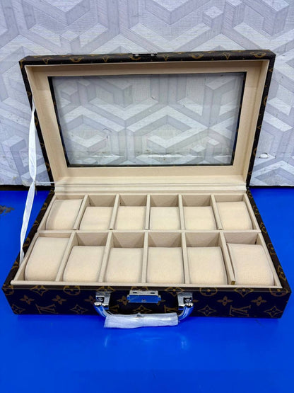 LV watch box 
95 dhs✅

Zain08
♥️♥️♥️