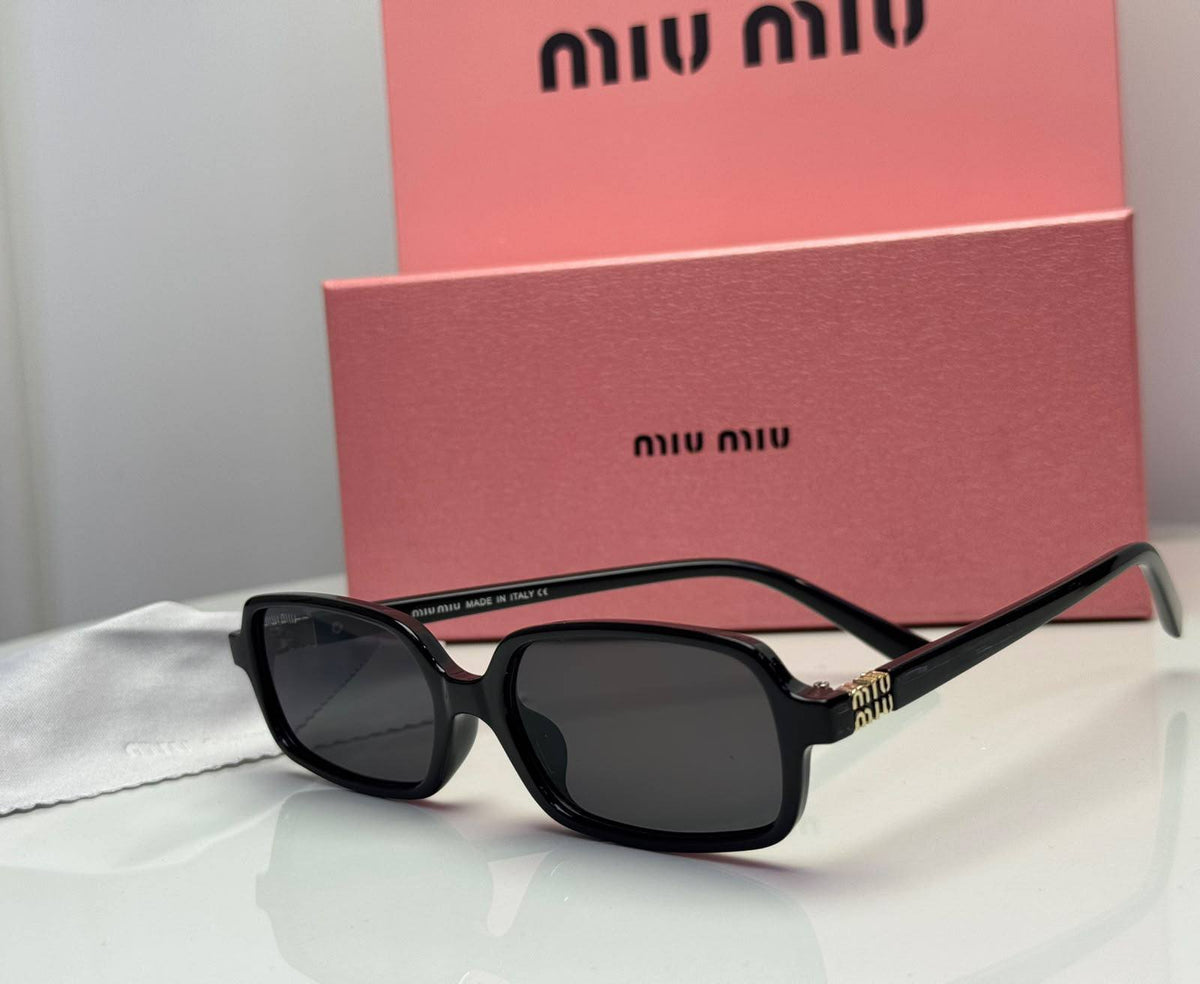 Miu Miu
Good quality 

65 dhs🇦🇪🇦🇪

Zain182
♥️♥️♥️