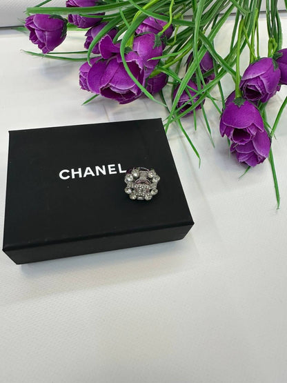 CHANEL ❤️‍🔥*
Ring 💍 
Available size 6,7,8,9
Master quality 💯
With normal boxes 🗃️ 
50 dhs✅
With master box 📦 
65 dhs✅

Zain216
♥️♥️♥️