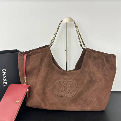 Chanel 

new arrival 
380 dhs🇦🇪🇦🇪

34cm🥰🥰

Zain228
♥️♥️♥️