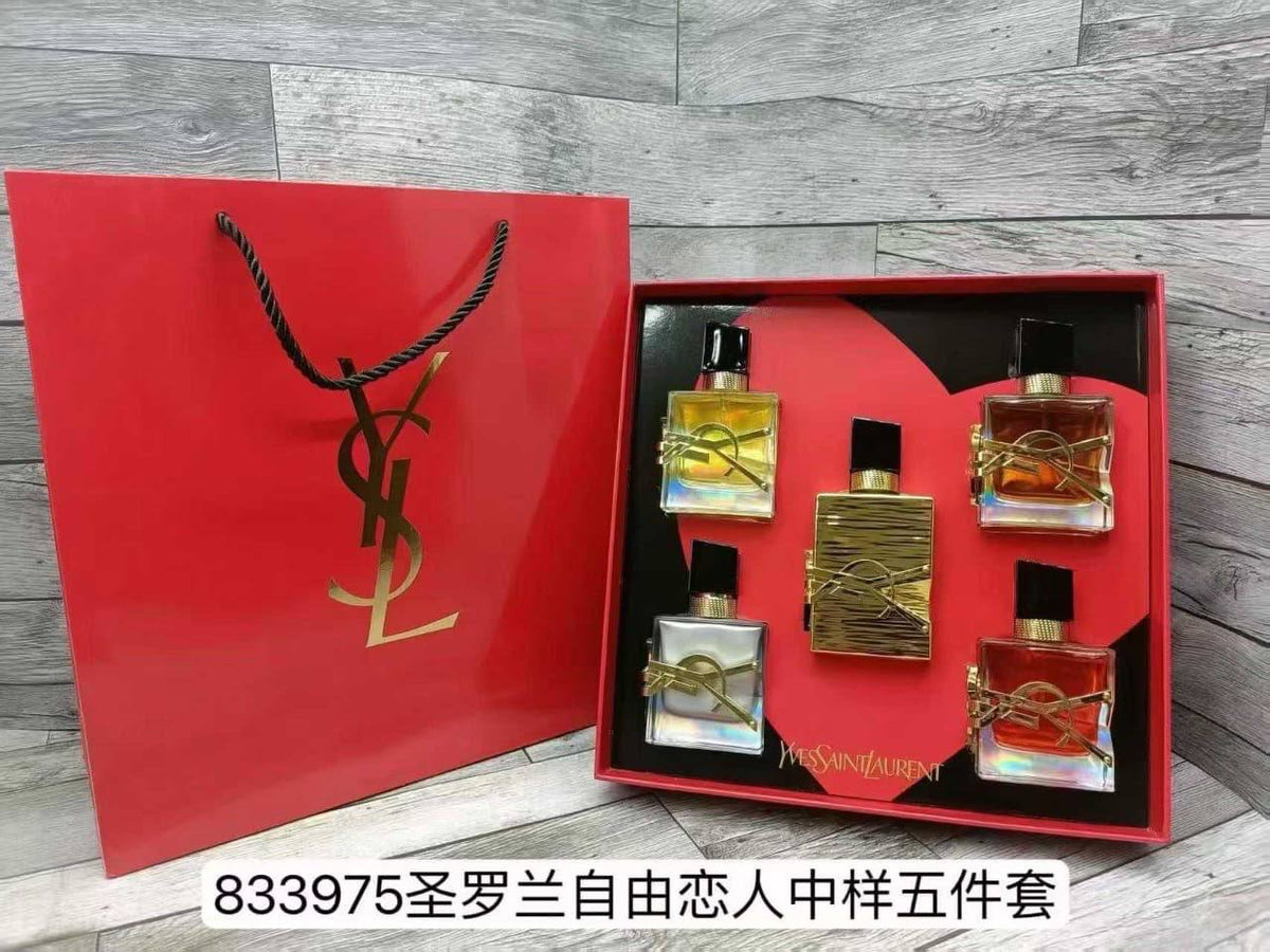 Gucci
Prada 
Ysl
Sets

For Price 👇 WhatsApp✅
0568585901 
0507557372
0552275751 Owner Zain 👌

Zain109
♥️♥️♥️