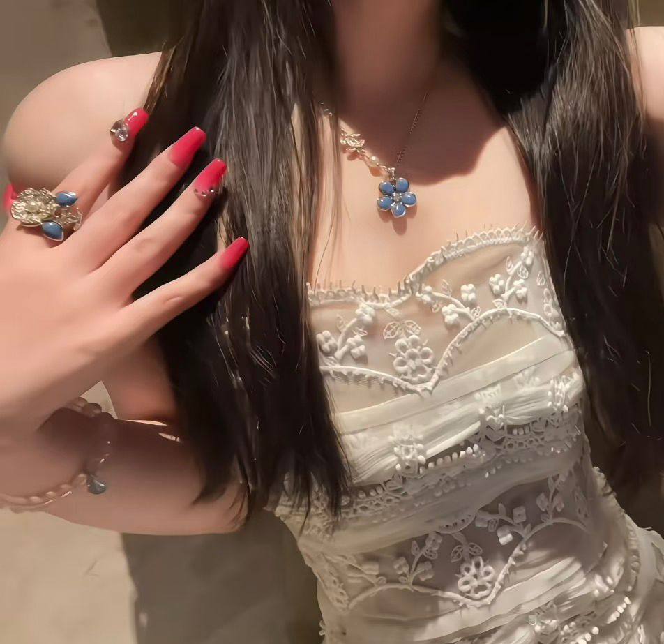 Gucci ❤️‍🔥*
BROOCH🦋
Master quality 🍁
With normal boxes 📦 
50 dhs✅
With master box 🗃️ 
65 dhs✅

Zain216
♥️♥️♥️