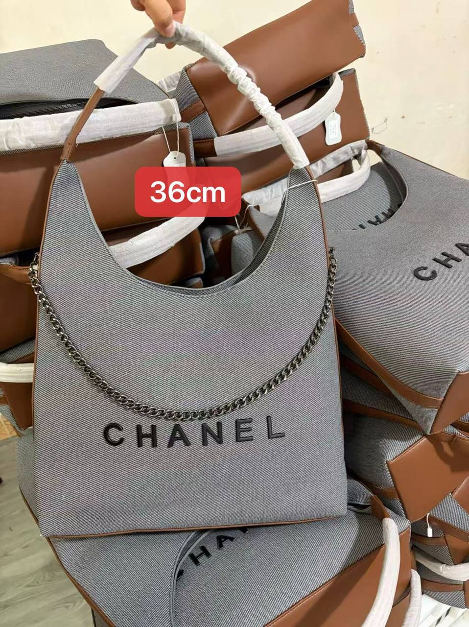 Chanel
95 dhs✅

Zain102
♥️♥️♥️