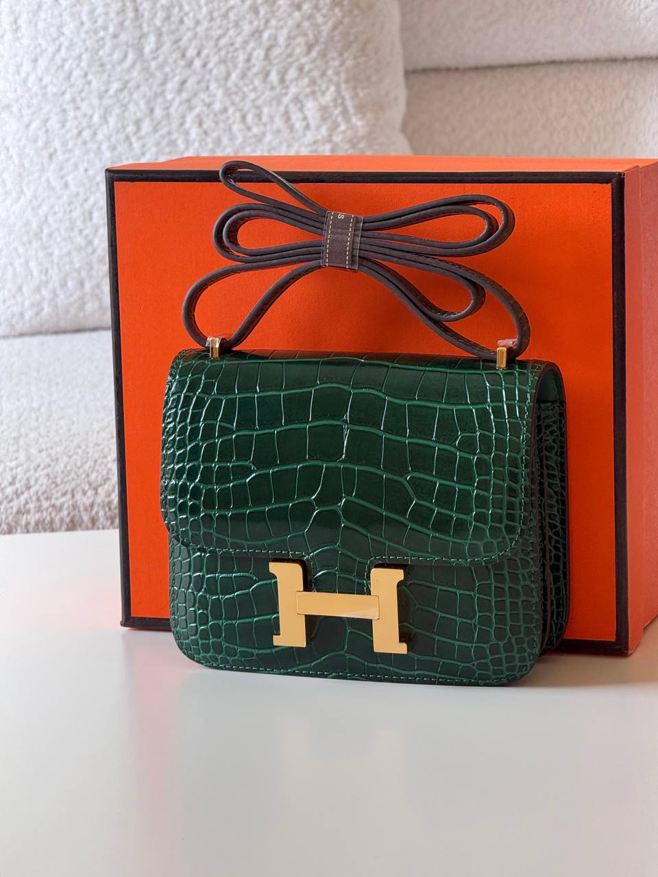 Hermes constance croc 18cm💕master quality😍

with box❤️
🎁🎁🎁

340 dhs🪙🖤🇦🇪

Zain52
♥️♥️♥️