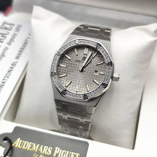 Ap watch for ladies good quality 
230 dhs🇦🇪🇦🇪

Zain59
♥️♥️♥️