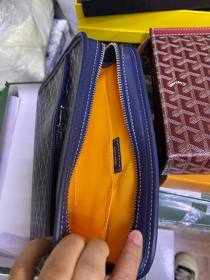 Goyard
With box 🎁🎁🎁

80 dhs✅

Zain136
♥️♥️♥️