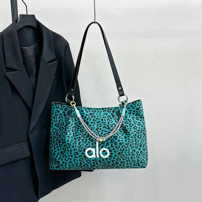 Alo new design  🌹🌹🌹

75 dhs🪙🌨️

Zain253
♥️♥️♥️