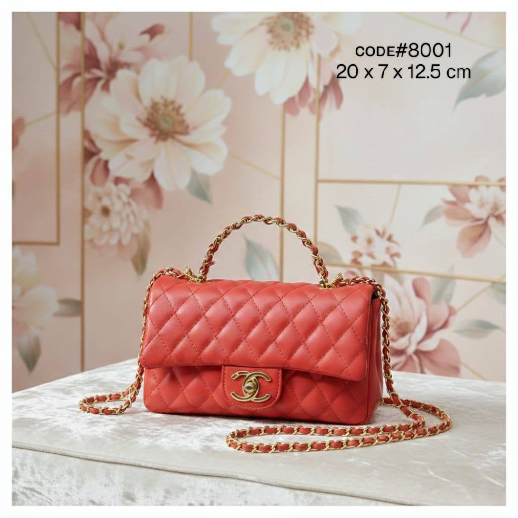 CHANEL ᴛᴏᴘ ʜᴀɴᴅʟᴇ 
ᴄᴀʟғsᴋɪɴ ʟᴇᴀᴛʜᴇʀ ᴍᴀᴛᴇʀɪᴀʟ
ᴡɪᴛʜ ᴄʜᴀɪɴ ʙᴇʟᴛ sᴛʀᴀᴘ
sɪᴢᴇ : 20 cm
ᴡɪᴛʜ BOX
🎁🎁🎁

70 dhs❣️

Zain31
♥️♥️♥️