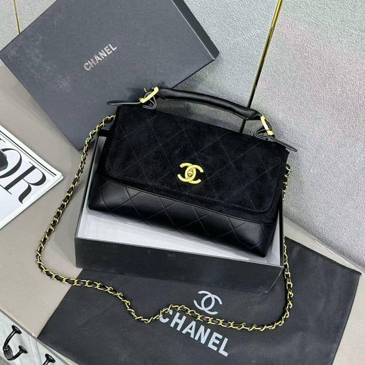 🍁 Chanel 25A
1⃣️ First quality +🎁
Size : 29 * 18 * 8 cm
95 dhs🇦🇪
with box🎁

Zain115
♥️♥️♥️