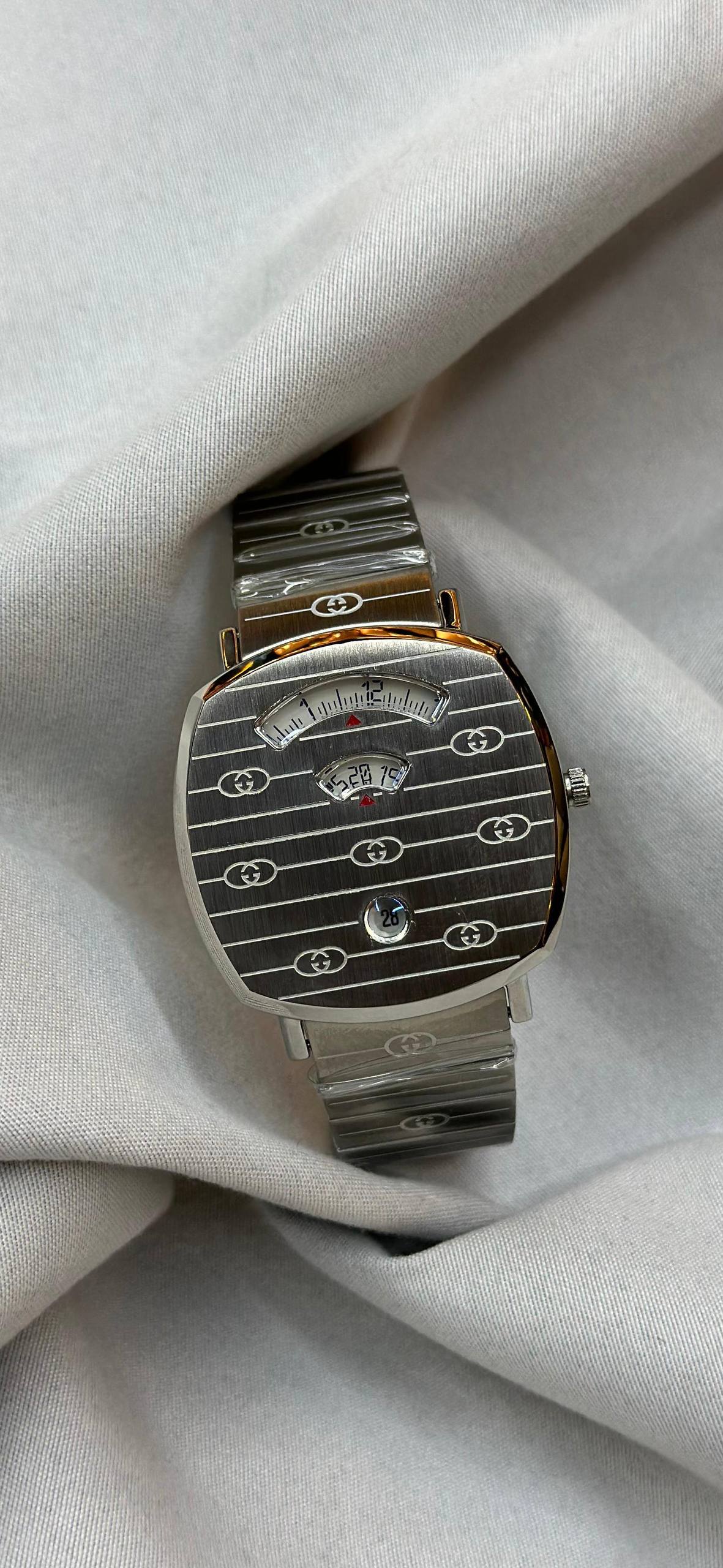 Gucci watch for men 
good quality 
260 dhs🗽

Zain59
♥️♥️♥️