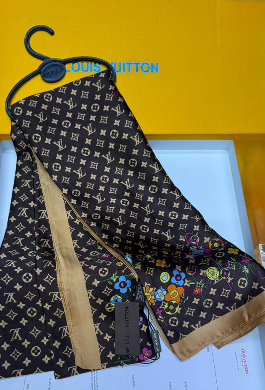 Silk scarf 

40 dhs🇦🇪  
no box

60 dhs🇦🇪 with box

Zain93
♥️♥️♥️