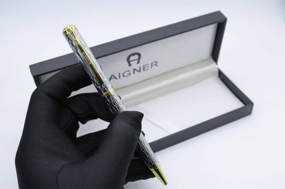 Pen Price 

55 dhs🪙🌨️ 

With Box
🎁🎁🎁

Zain33
♥️♥️♥️