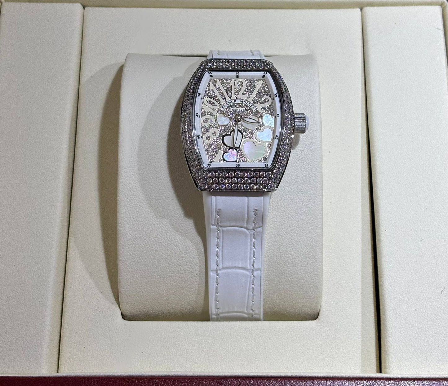 FRANCK MULLER 
_*WOMEN*_
_MASTER QUALITY_


380 dhs💓
___WITH BOX_____❒
🎁🎁🎁

Zain108
♥️♥️♥️