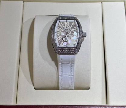 FRANCK MULLER 
_*WOMEN*_
_MASTER QUALITY_


380 dhs💓
___WITH BOX_____❒
🎁🎁🎁

Zain108
♥️♥️♥️