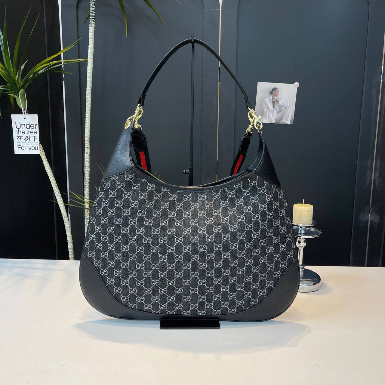 Gucci
90 dhs💓
SIZE：48cm

Zain35
♥️♥️♥️
