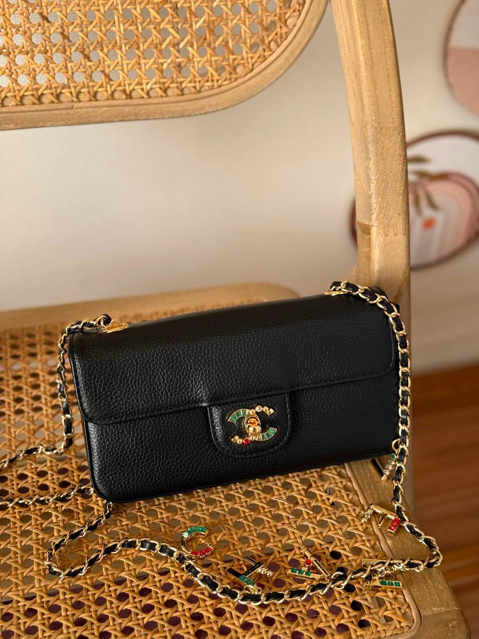 New Collection✨✨✨
CHANEL
22cm
340 dhs🇦🇪🇦🇪
*MASTER QUIETLY*
With box🎁

Zain167
♥️♥️♥️