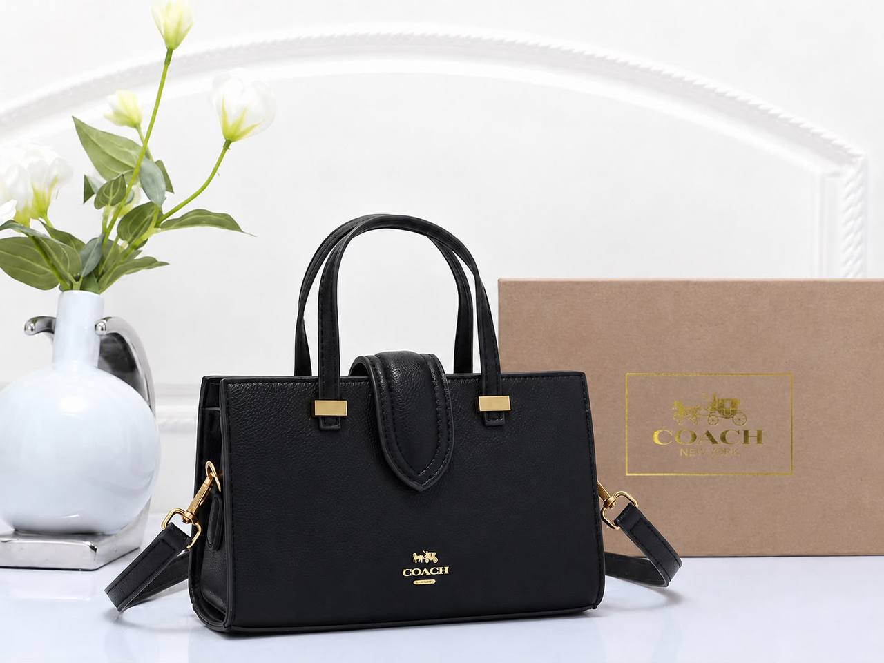Coach
100 dhs✅
With Box

Zain50
♥️♥️♥️