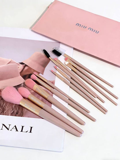Makeup Brush ❤️‍🔥*
Master quality 💯
Very good quality 💯
60 dhs✅

Zain216
♥️♥️♥️