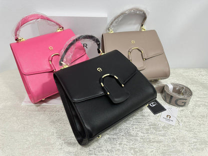 Aigner
105 dhs❣️

Zain07
♥️♥️♥️