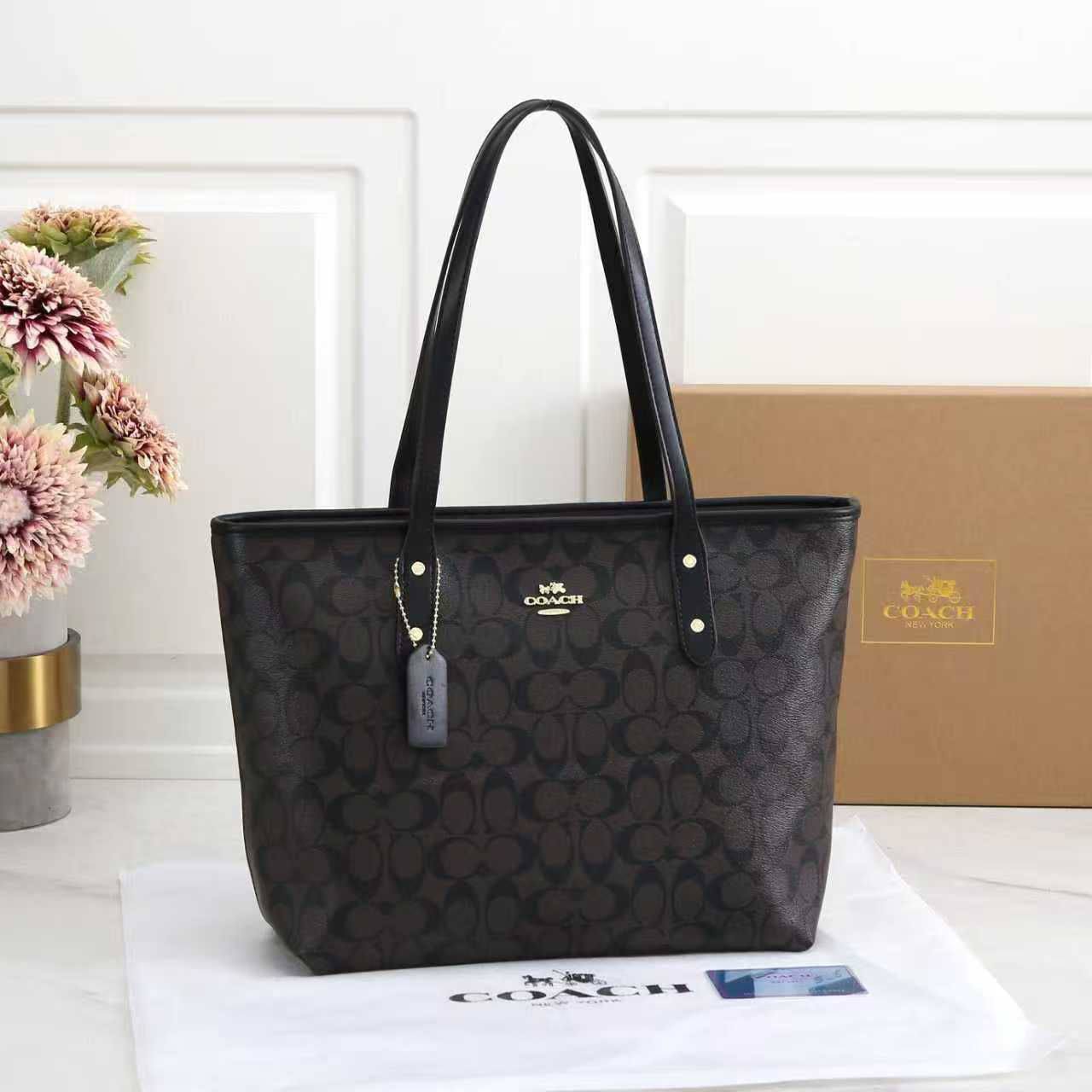 Coach
with box
🎁🎁🎁

95 dhs🪙🌨️

Zain143
♥️♥️♥️