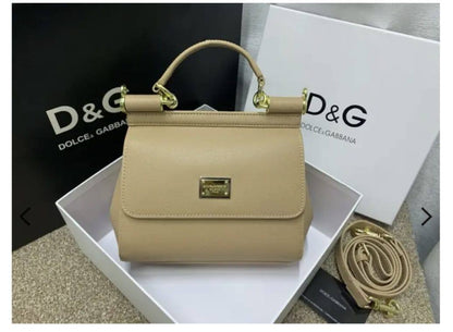 D&G

with box
🎁🎁🎁

100 dhs🪙🌨️

Zain143
♥️♥️♥️