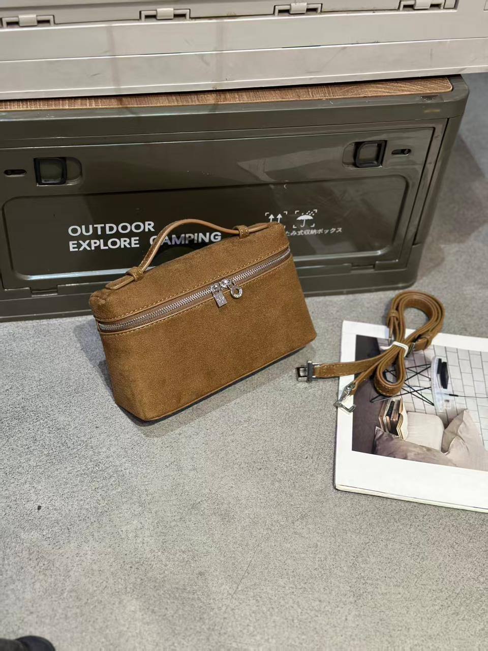 Loro Piana

with box
🎁🎁🎁

80 dhs🪙🌨️

Zain143
♥️♥️♥️