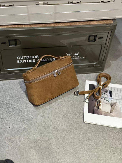 Loro Piana

with box
🎁🎁🎁

80 dhs🪙🌨️

Zain143
♥️♥️♥️