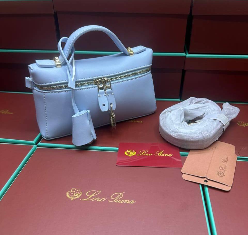 Loro Piana
withbox 
🎁🎁🎁

90 dhs❣️

Zain143
♥️♥️♥️