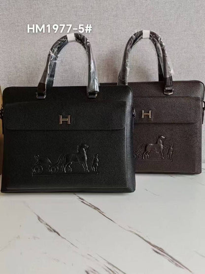 Laptop bags 
good quality 
110 dhs💓

Zain278
♥️♥️♥️