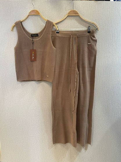 *New collections       
250 dhs🇦🇪🇦🇪
*good  quality  
*Sizes:S M L * 
*AVAILABLE NOW*🥰🛍️🛍️

Zain231
♥️♥️♥️