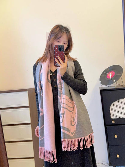 Scarf for winter 
180*68 cm
45 dhs🪙💕

Zain17
♥️♥️♥️