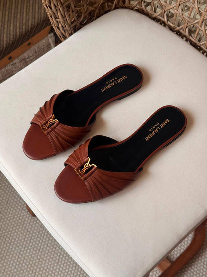 YSL 
✨ New Collection
👠 36–41
💎 Premium Quality
🔥 Super Master
450 dhs✅

Zain198
♥️♥️♥️